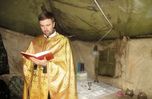 Різдвяні свята святкував «не в царській палаті, а межи солдати».(ФОТО)